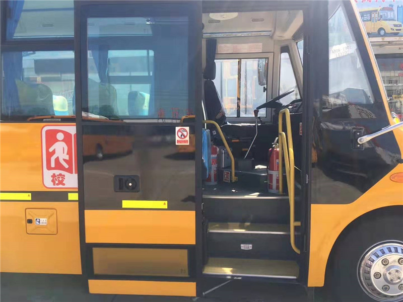 東風56座小學生校車 (9).jpg