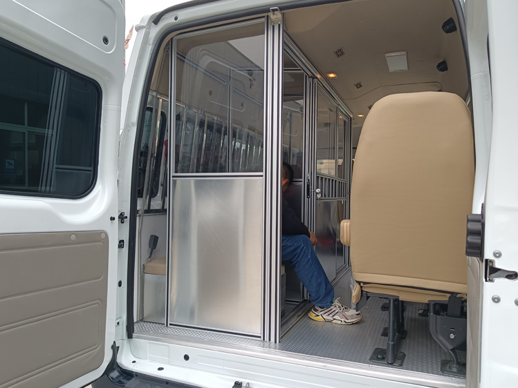 福特V362囚車 9-11座囚車 內蒙古上海短途押運囚車