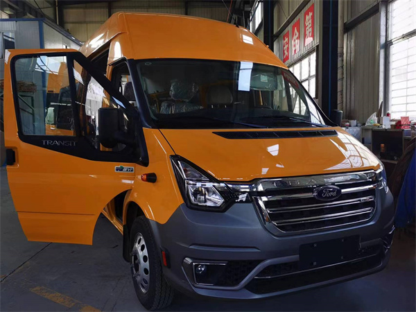 依維柯氣防車廠家國六氣防站配備標準應急救險車_四驅氣防車