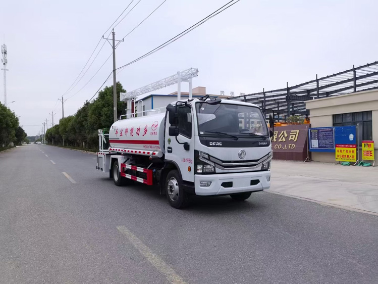 東風(fēng)D9煤碳降塵車(chē)_火車(chē)皮煤炭抑塵劑封層車(chē)鐵路運煤降塵噴霧車(chē)_5方鐵路抑塵車(chē)_降塵灑水車(chē)便宜_東風(fēng)D9煤炭降霾車(chē)_10方煤炭揚塵噴霧車(chē)廠(chǎng)家直銷(xiāo)